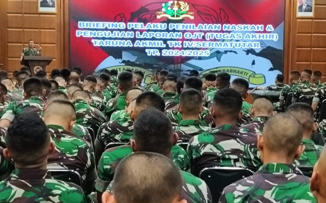 PENGARAHAN DAN BIMBINGAN KAPRODI ADMINISTRASI PERTAHANAN KEPADA TARUNA TK IV